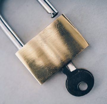 padlock-with-key-close-up